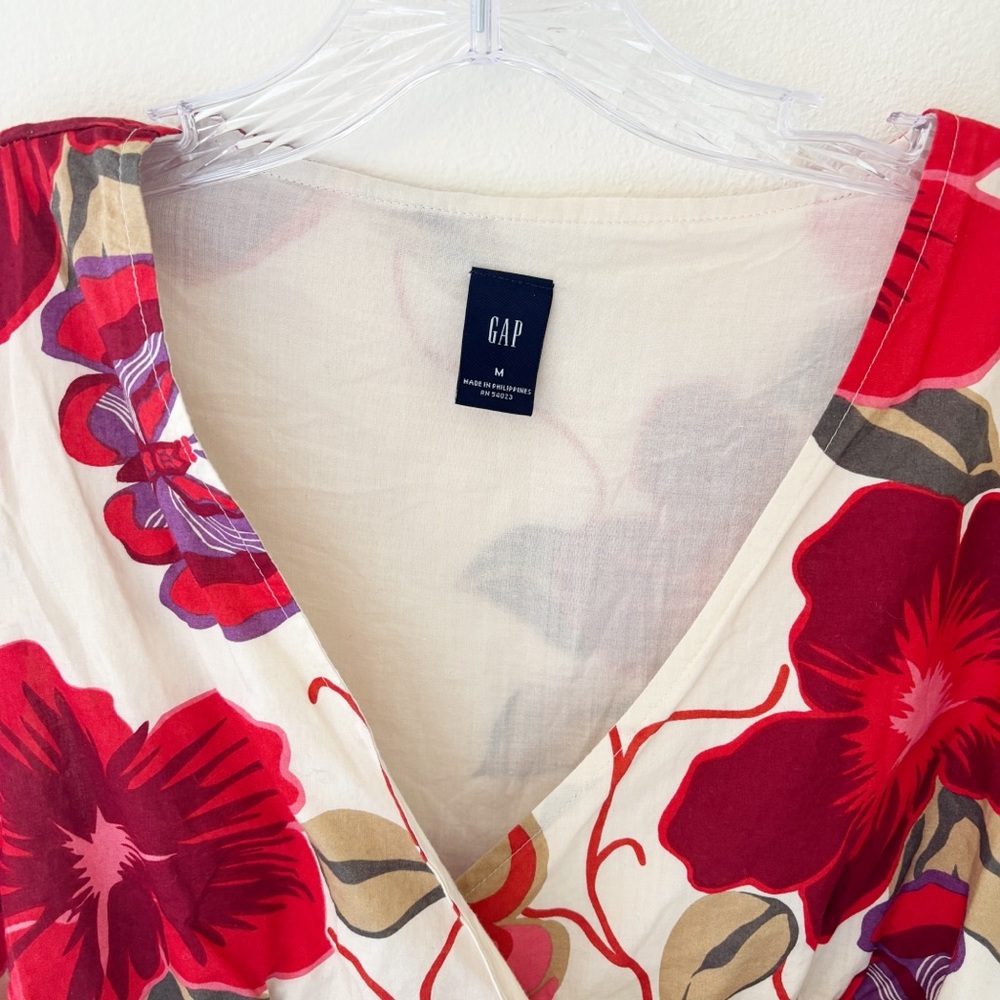 GAP Floral Wrap Top Size M Red Cream Cotton Cap Sleeve Blouse - Picture 7 of 13